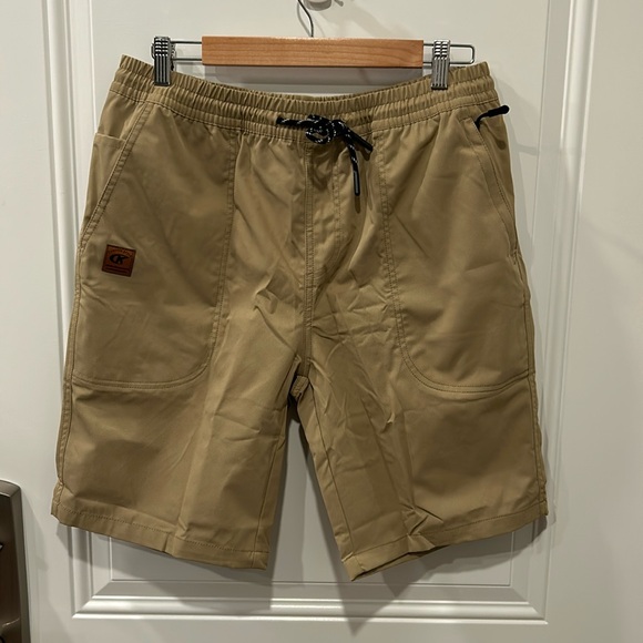💛NWOT men’s stretch waist tan shorts - Picture 1 of 10